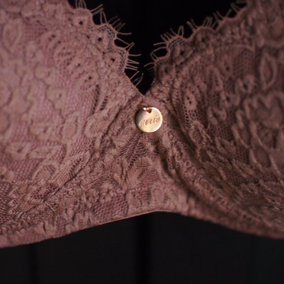 Aerie | NWT Real Power Wireless Lace Plunge Padded Bra - Picture 3 of 8